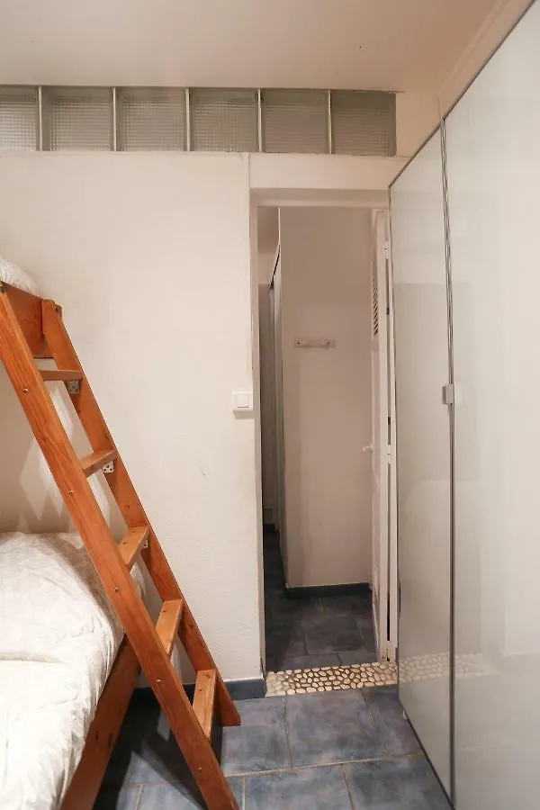 Appartement 6 Personnes Vue Mer 30 M De La Plage Hyères 0*,  Francie